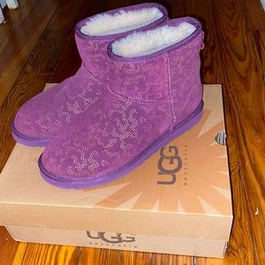 Size 9 UGG boots
